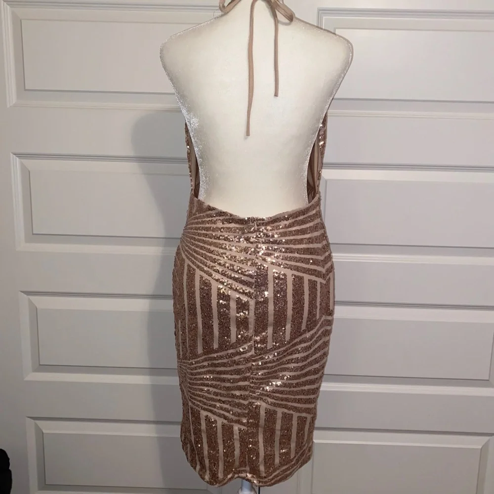 Gold deep V / Backless Sequin Dress - Picture 5 of 7